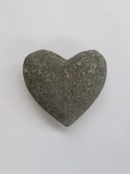 Decorative stone heart trio ornaments